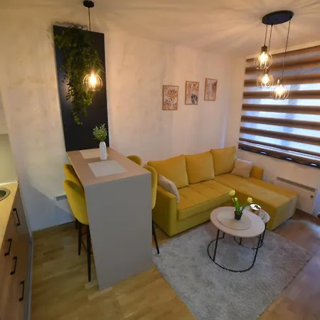 Istra 3 - Titova * Palisat